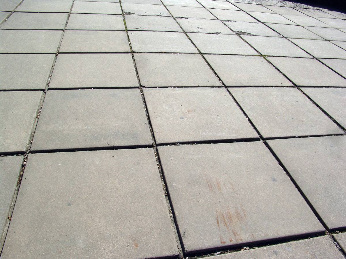 platform of paving slabs