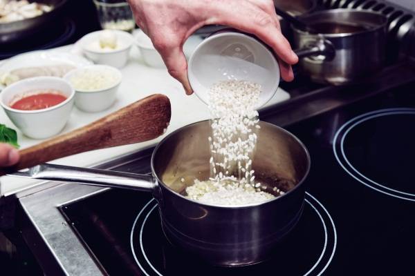 Как уменьшить соль в супе