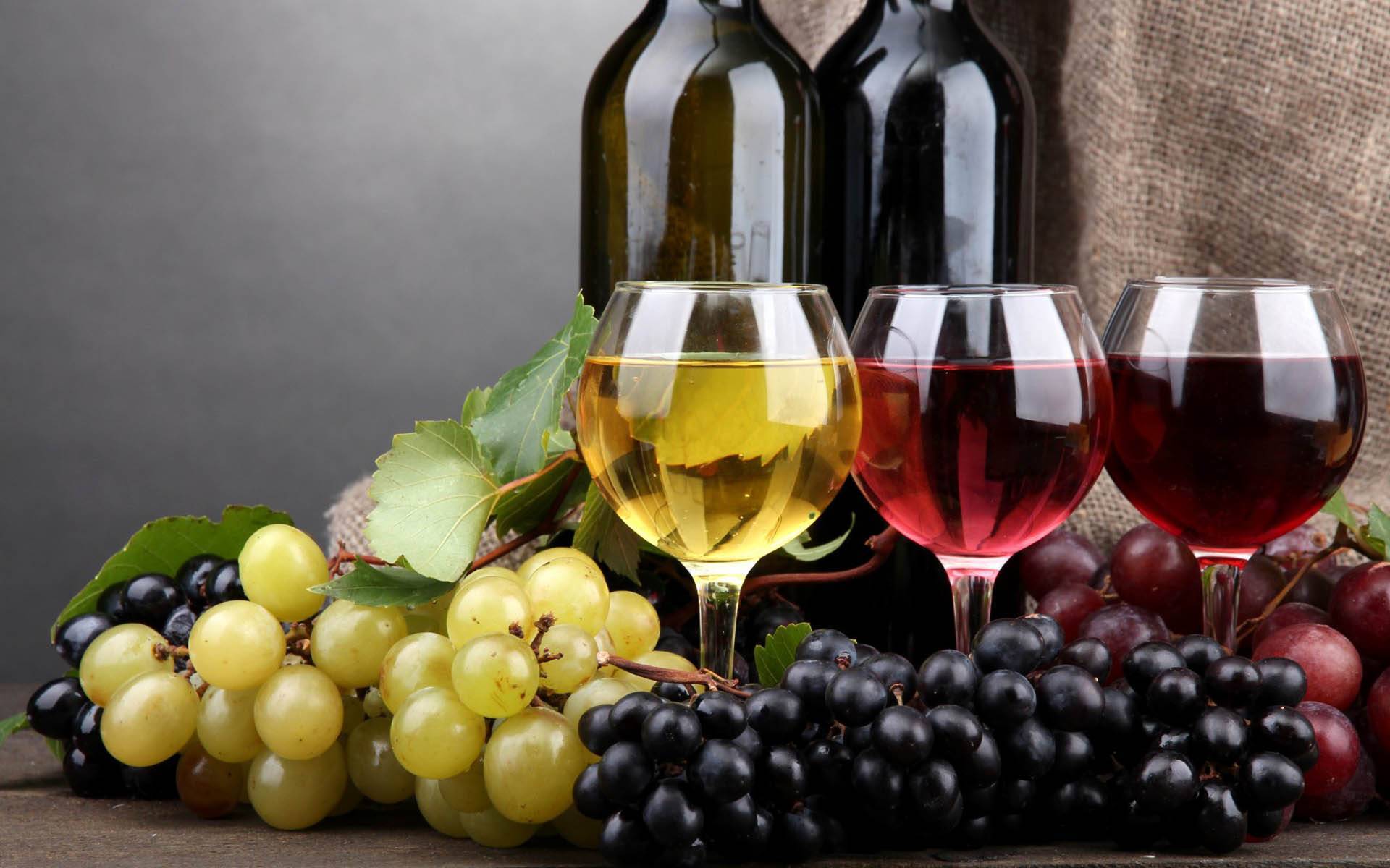 Любой желающий может без труда освоить искусство создания почитаемого им напитка. Для этого следует лишь внимательно изучить рекомендации по проведению последовательных действий в создании продукта виноделия.