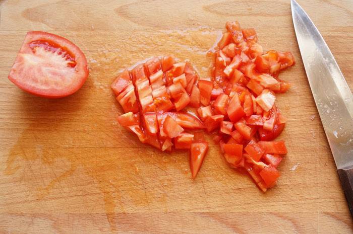Разрезанный помидор