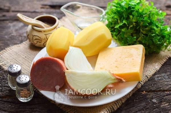 Ингредиенты для картошки с ветчиной и сыром в духовке