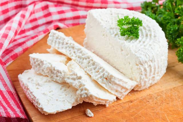 Как приготовить домашний сыр из молока